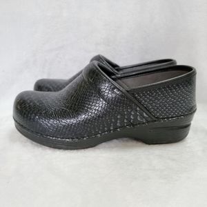 Dansko XP Clogs